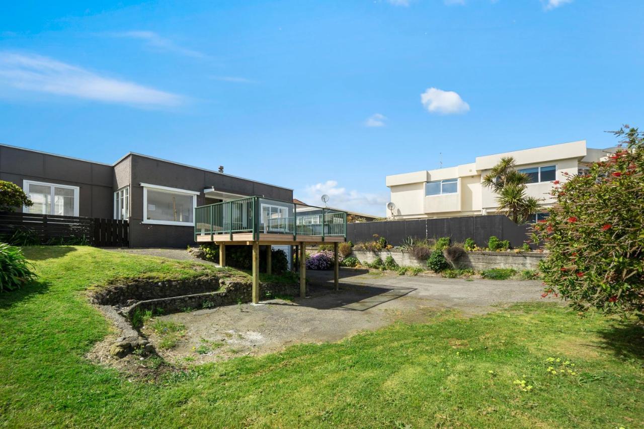 The Green Trout - Paraparaumu Beach Holiday Home Exterior photo