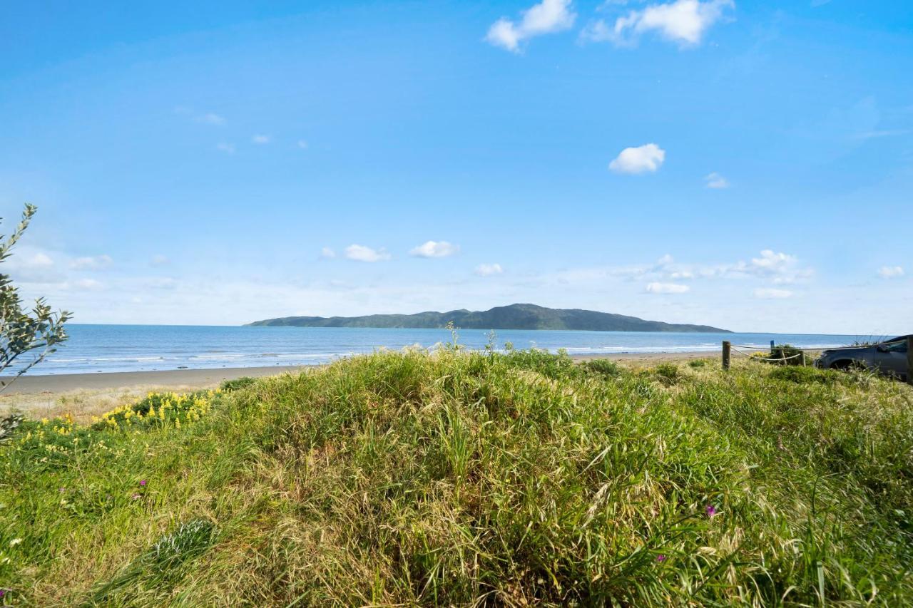 The Green Trout - Paraparaumu Beach Holiday Home Exterior photo